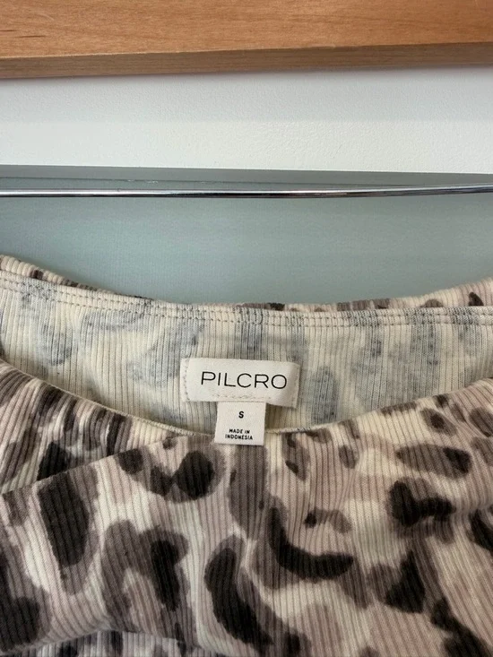 Pilcro Anthropologie Leopard Print Off Shoulder Top Womens Size Small - Picture 5 of 6